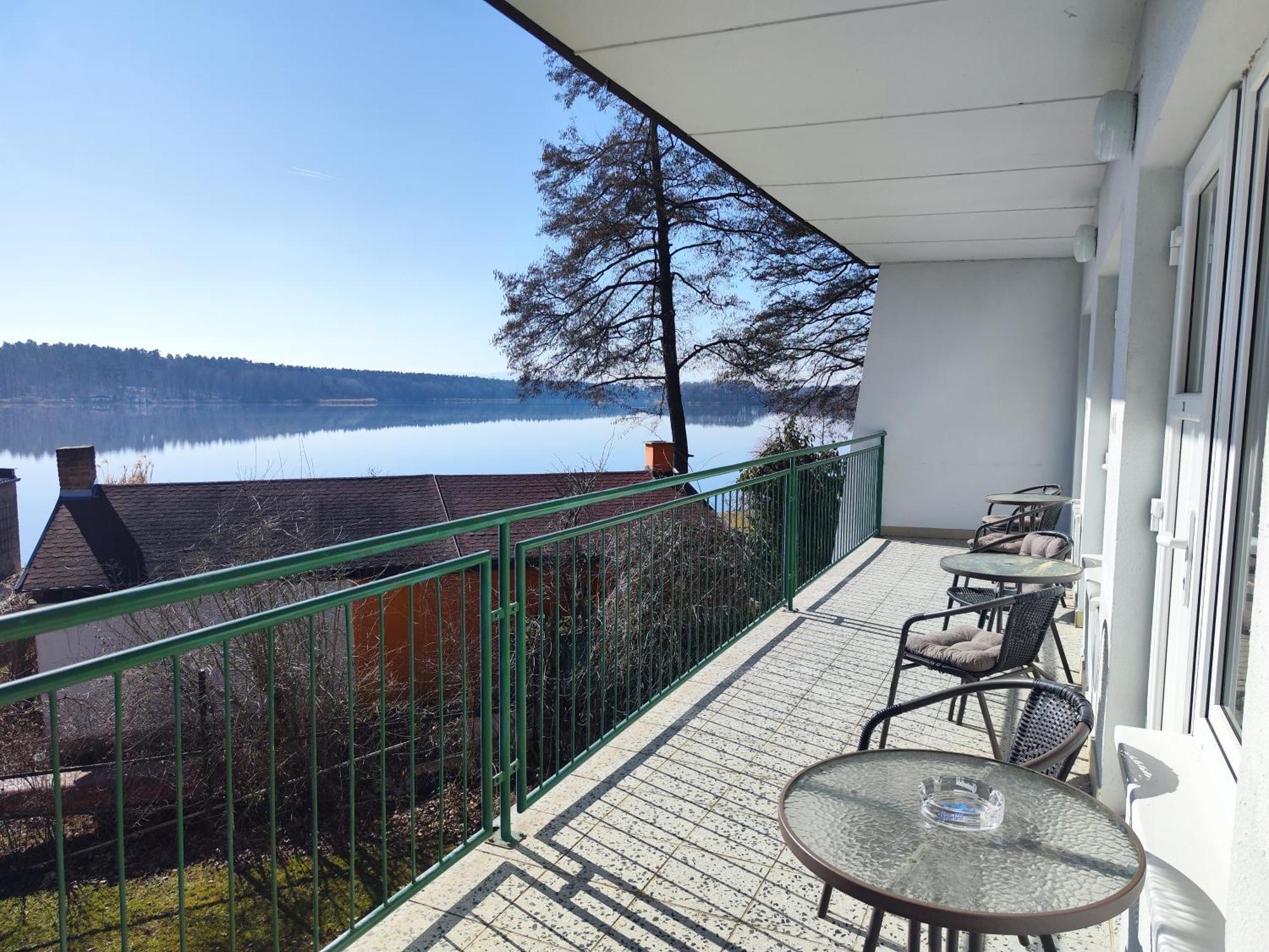 Yacht Club Bezdrev Hotel Hluboka nad Vltavou Exterior photo