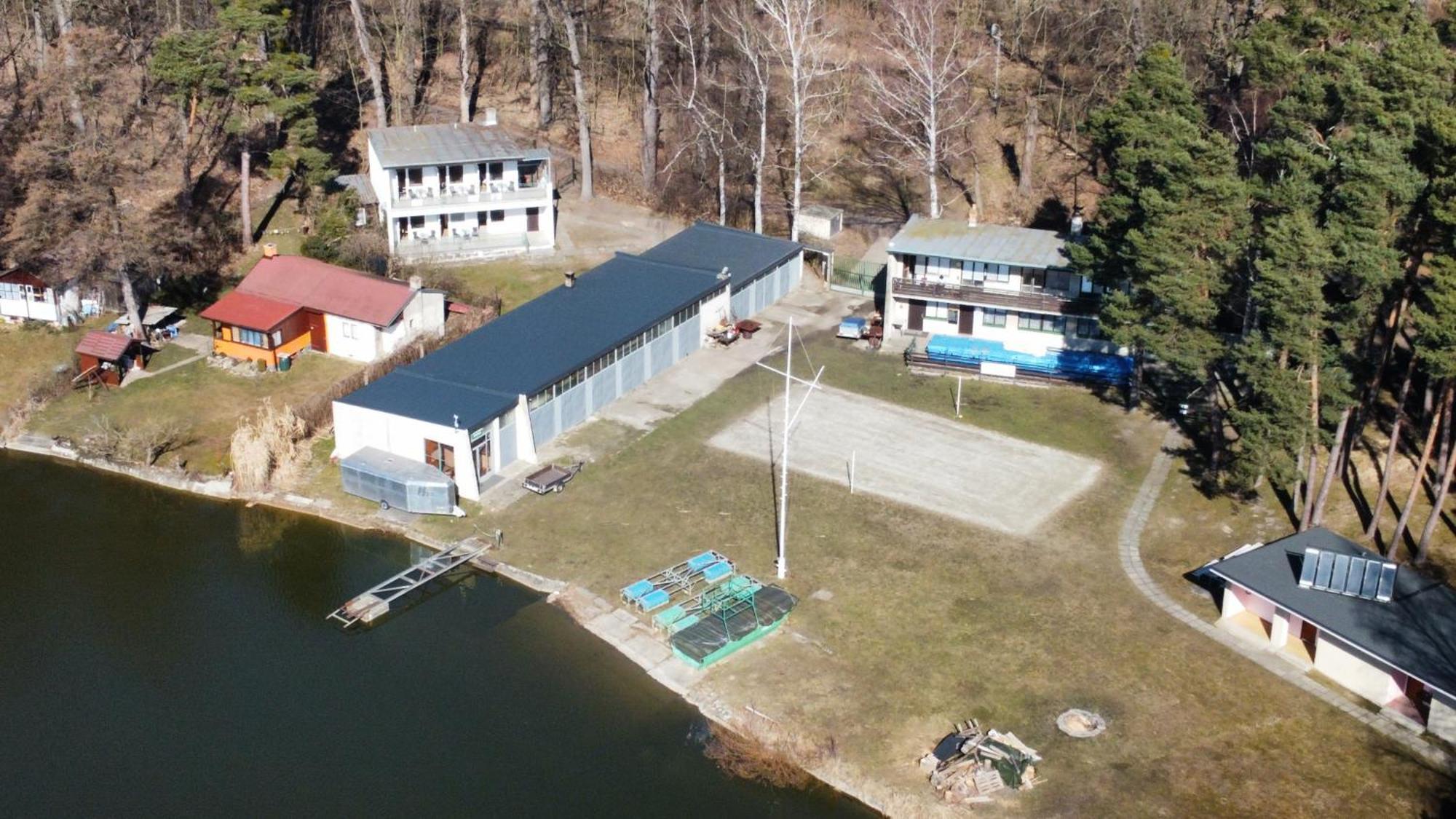 Yacht Club Bezdrev Hotel Hluboka nad Vltavou Exterior photo